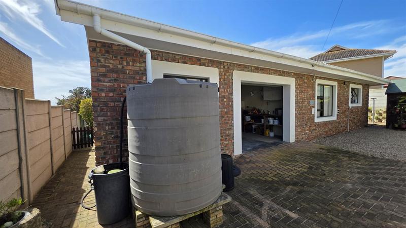 3 Bedroom Property for Sale in Fraaiuitsig Western Cape